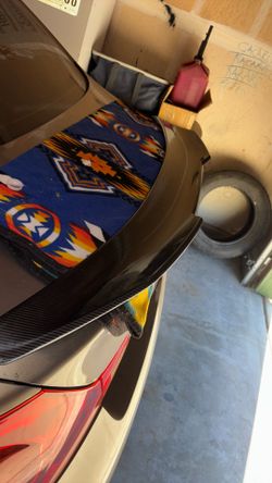 G37 Infiniti (Spoiler )
