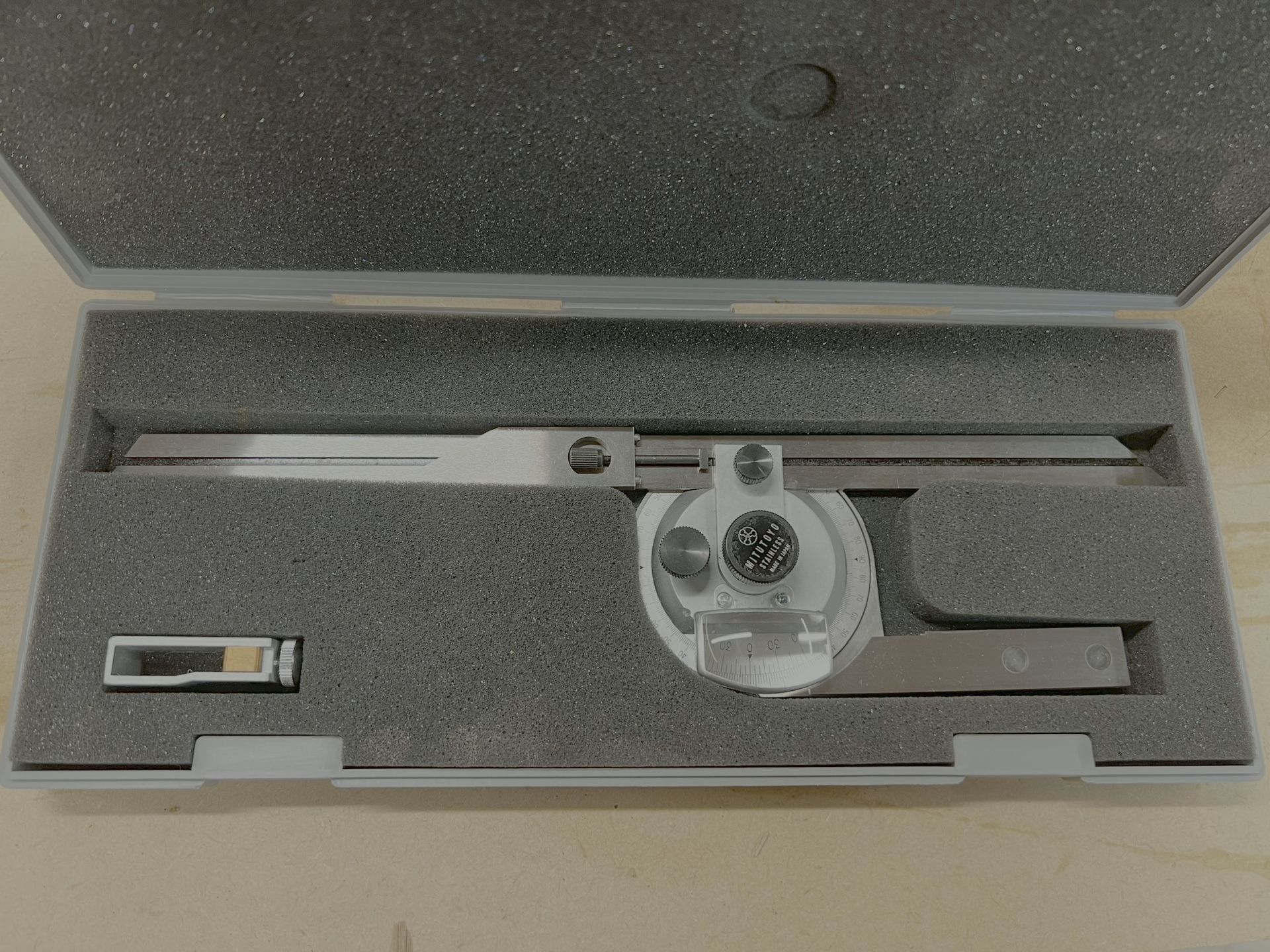 Mitutoyo Universal Bevel Protractor