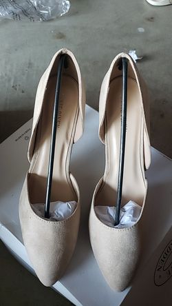 Womens tan size 10 heels