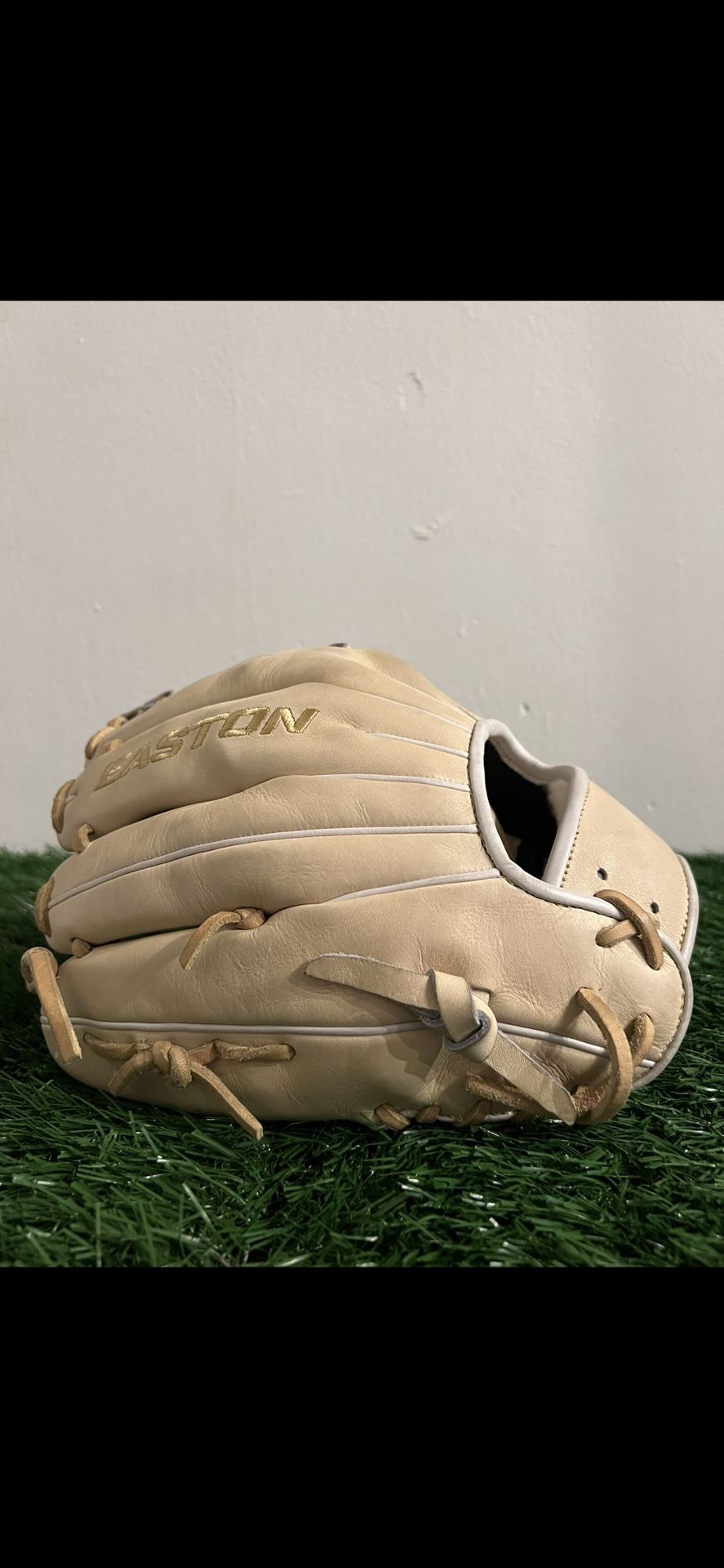 Easton Small Batch Baseball Glove
