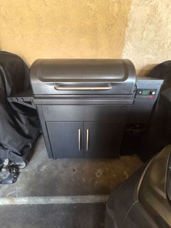 Traeger Silverton XL Pellet Grill