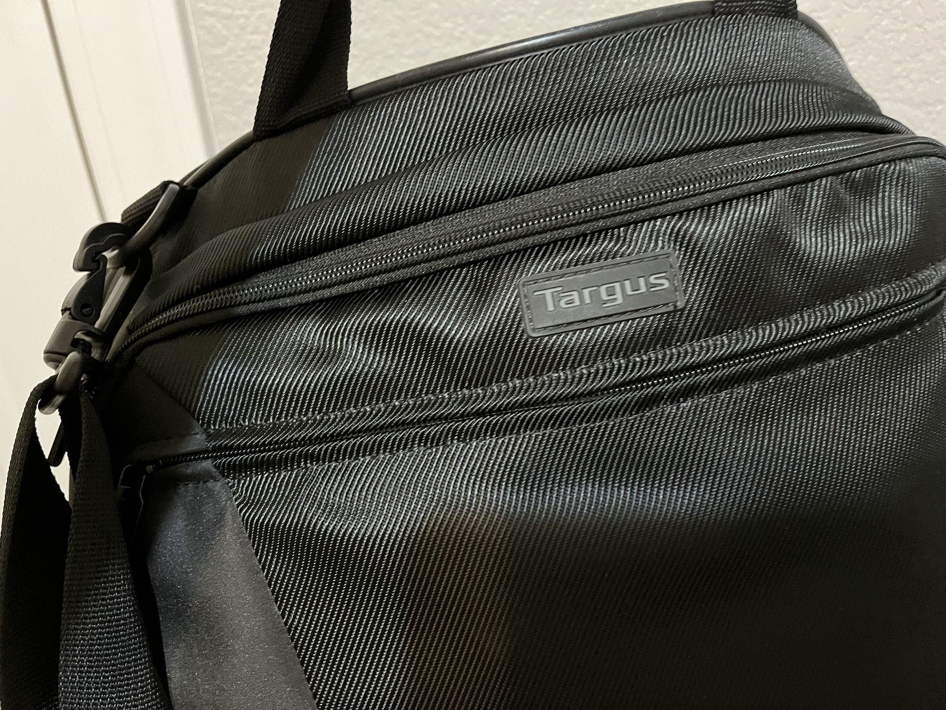 Targus Messenger Bag