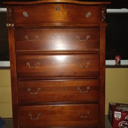 Dresser