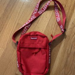 Authentic Supreme Men’s Crossbody Bag 
