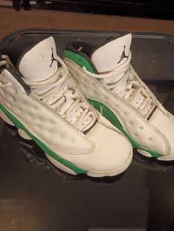 AIR JORDAN 13 RETRO ( GS) "SAIL PINE GREEN"  HQ779-103. SIZE 1Y YOUTH SNEAKERS
