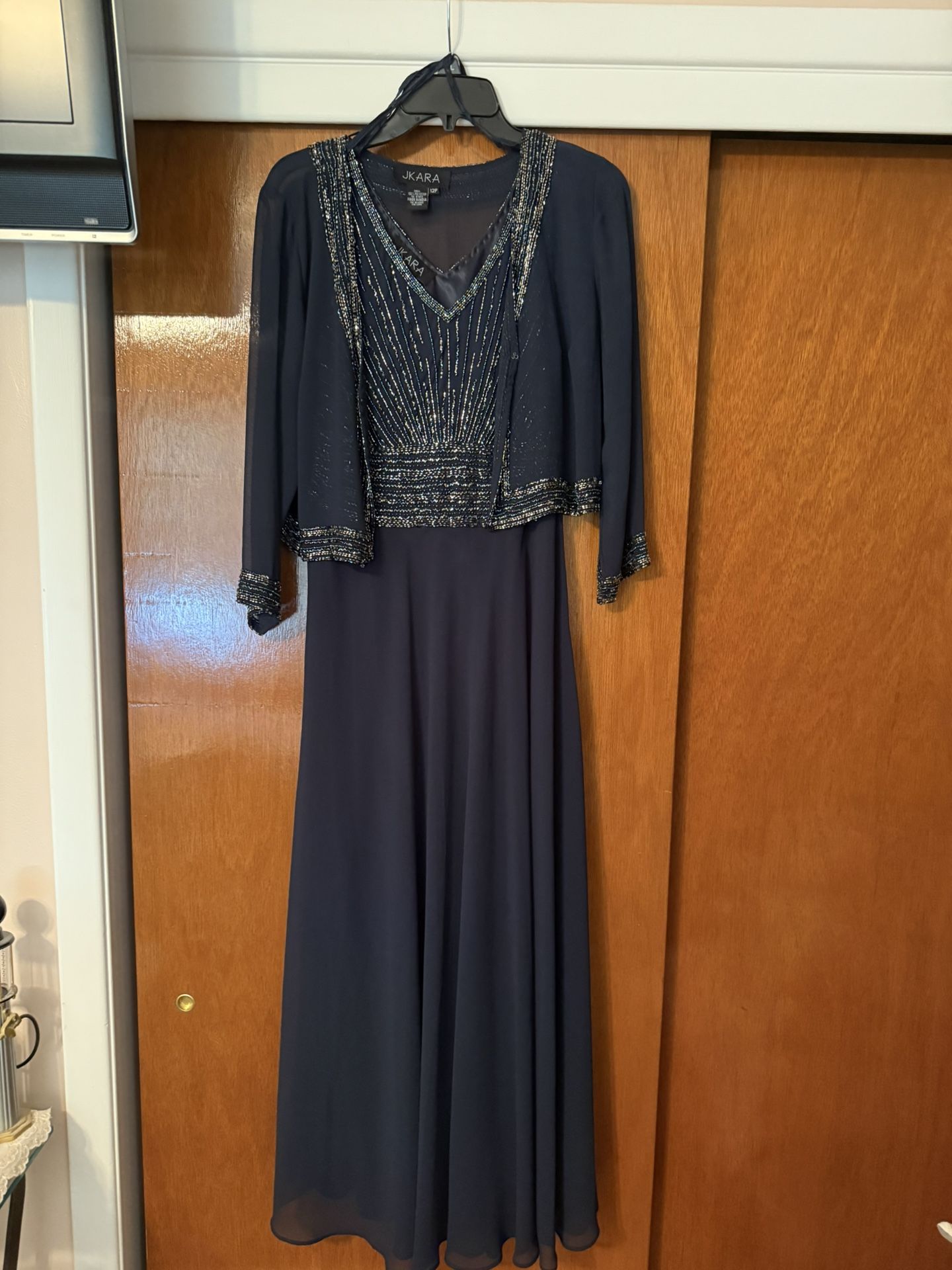 Almost New 2 Pcs KARA Blue Grown Size 12P Dress