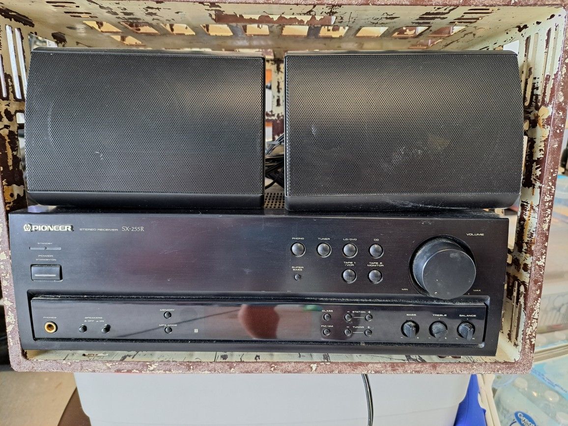 Pioneer Stereo Receiver & Speakers