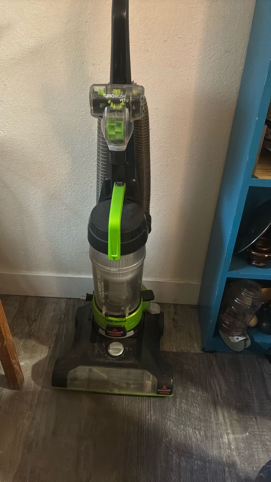 Bissell Powerforce Turbo Rewind Pet