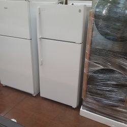 GE 16.6 Cu Ft. Top Freezer Refrigerator 