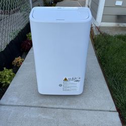 G.E. PORTABLE AIR CONDITIONER IN EXCELLENT CONDITION. USED FOR ONLY ONE SEASON. NO SMOKING, NO PETS HOME. VERY CLEAN UNIT. $250.00 OR BEST OFFER. 