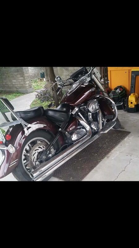 2005 Yamaha Roadstar midnight 1700cc