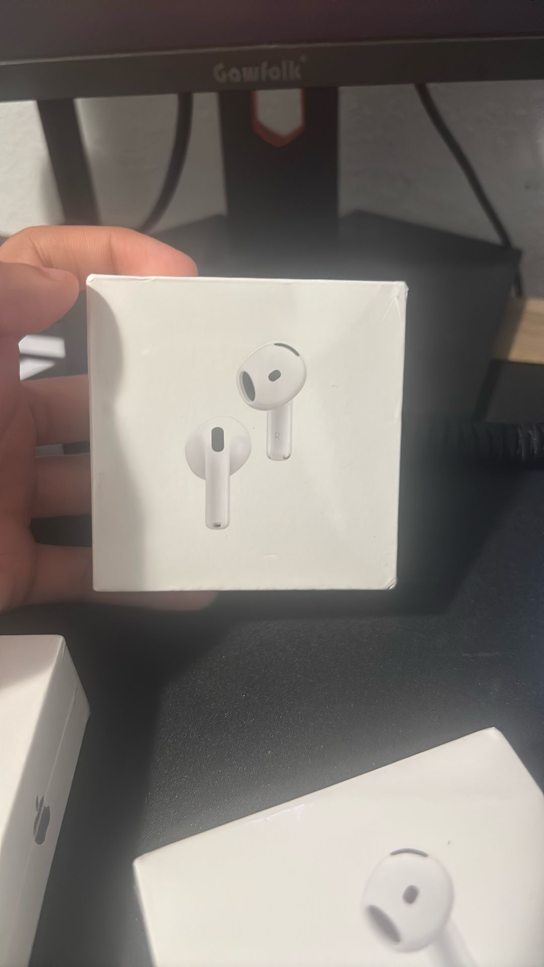 Apple AirPods Gen 4 Noice Cancellation