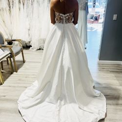 Wedding Gown + Veil for Free 