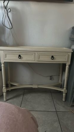 Side table w/ Drawers