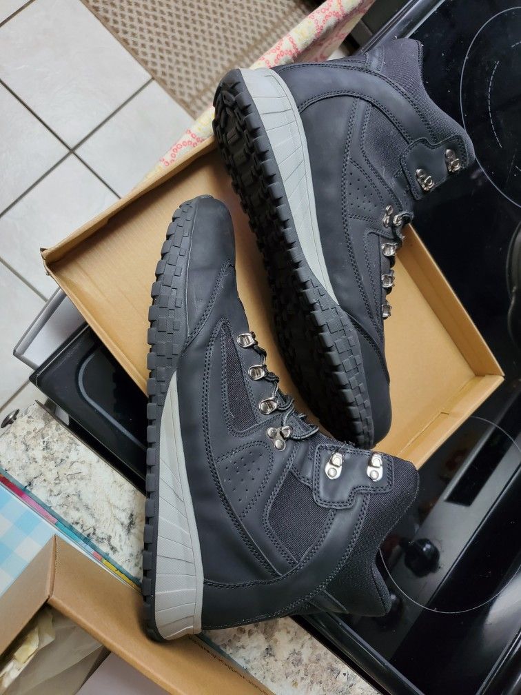 Reserved Footwear Mens Boots Size 12
