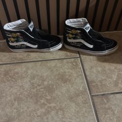 Uses Vans 