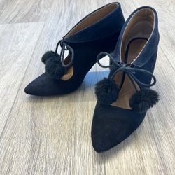 J.Renee Black Suede Pom Pom Pump Size 7.5 - EXCELLENT CONDITION!