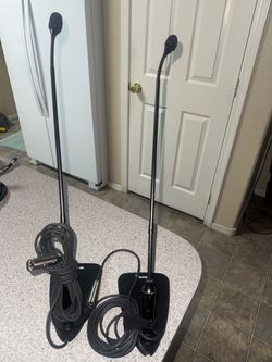 (2) SHURE MICS CVG18 LIKE NEW