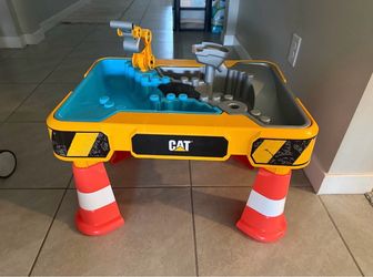 CAT sensory table