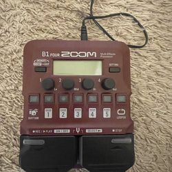 B1 Four Zoom Bass Multi-Effects Processor