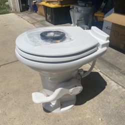 New Rv Porclien Toilet