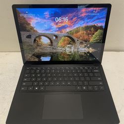 Surface 3 I5 8gb Ram, 256gb Ssd, Touchscreen. Small Crack On Screen