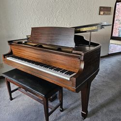 Welt New York baby grand piano. Refurbished