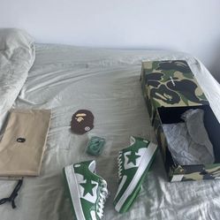 *Deadstock* Bapestas in Patent Leather Green Size 12