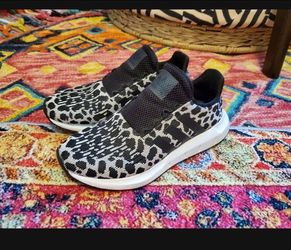 Adidas Swift Run