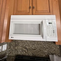 Microwave LG White