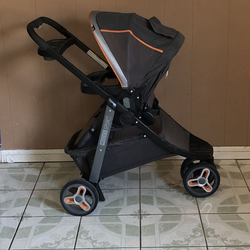 LIKE NEW GRACO MODES STROLLER AND BASSINET 2 IN 1