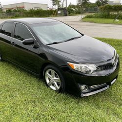 Toyota Camry SE 2012