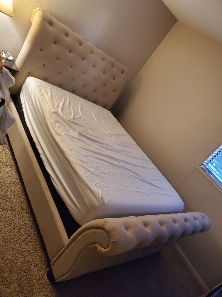 Queen bed frame no matress