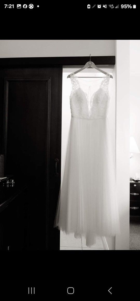 Exquisite Wedding Gown