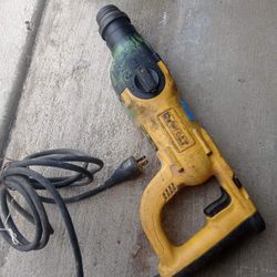 dwalt drill hammer 