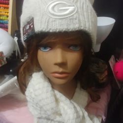 🔥🔥NWT!! Cream Green Bay Packers PomPom Beanie🔥🔥