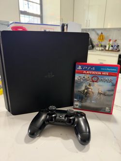 PlayStation 4 SLIM un mando y un juego a elegir