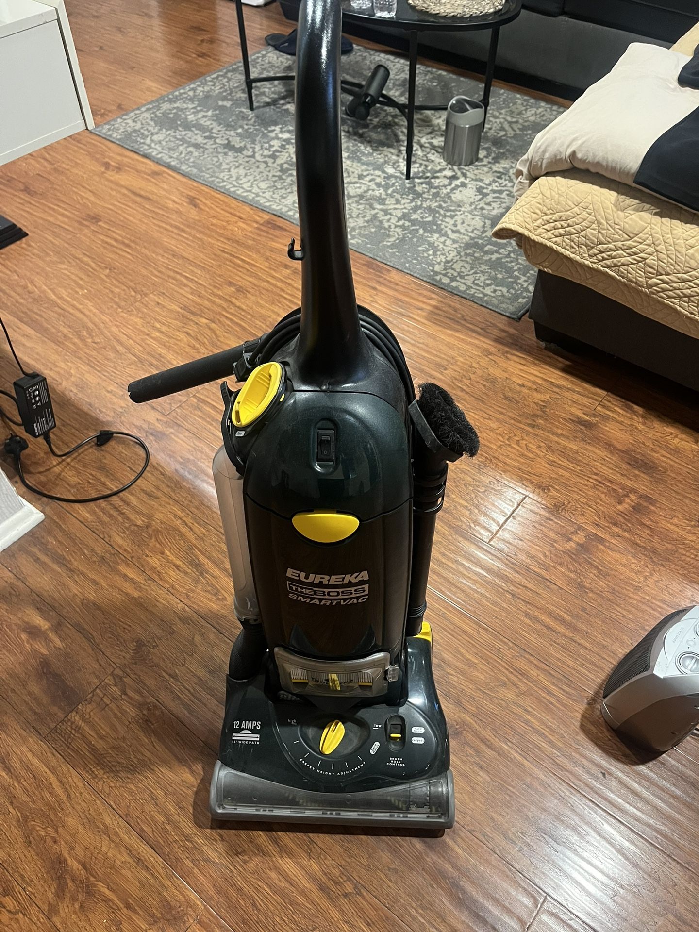 Vacuum Cleaner ( Eureka The Boss Smart Vac)