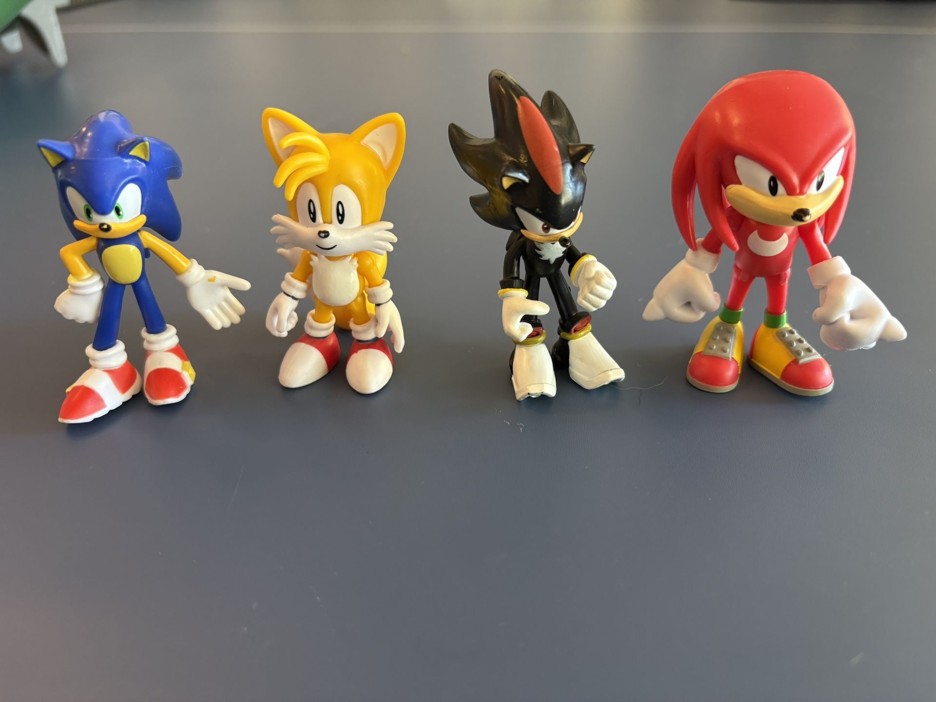 Sonic Ship And Figures
