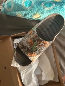 Nike Calm Slides