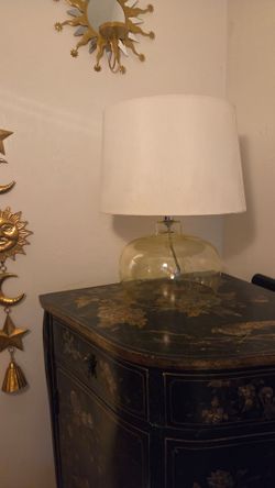 Elegant lamp with light bulb
