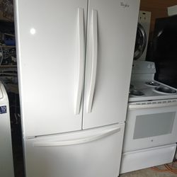 Whirlpool Refrigerator French Door Everything Works Good Ice Maker On The Bottom 🛑