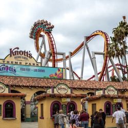 2 Tickets Knotts Berry Farm 