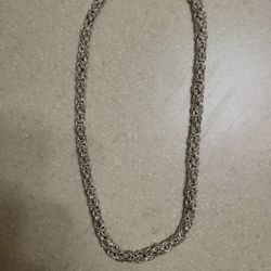 Sterling Silver Men's Heavy Necklace.  Weight Is 94.9 Grams 