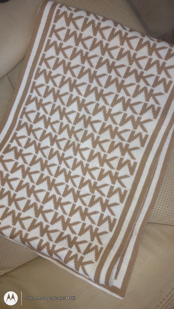 MK Scarf
