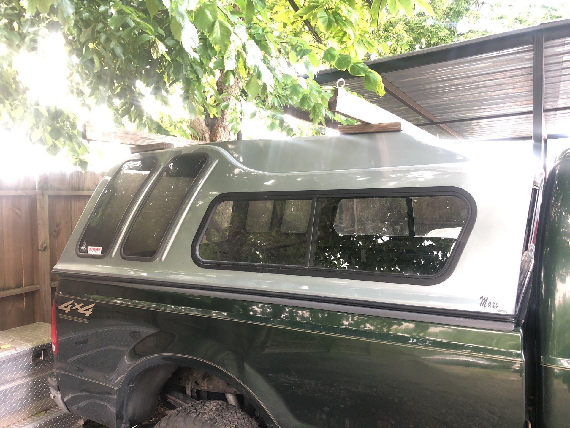 Camper shell Ford F-250 F350 long bed 8ft bed trucks