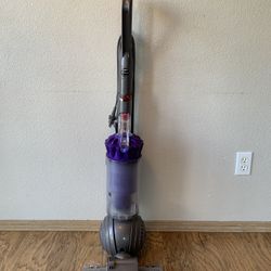 Dyson Vacuum 