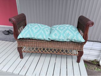Gorgeous Settee