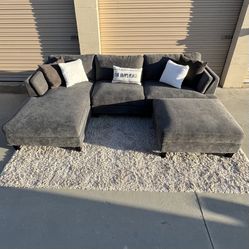 Gray 3-Piece Chaise Sectional W/ Ottoman