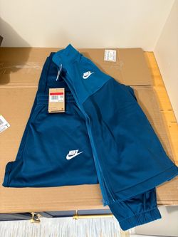 Boys Nike Tracksuit Set Size Large